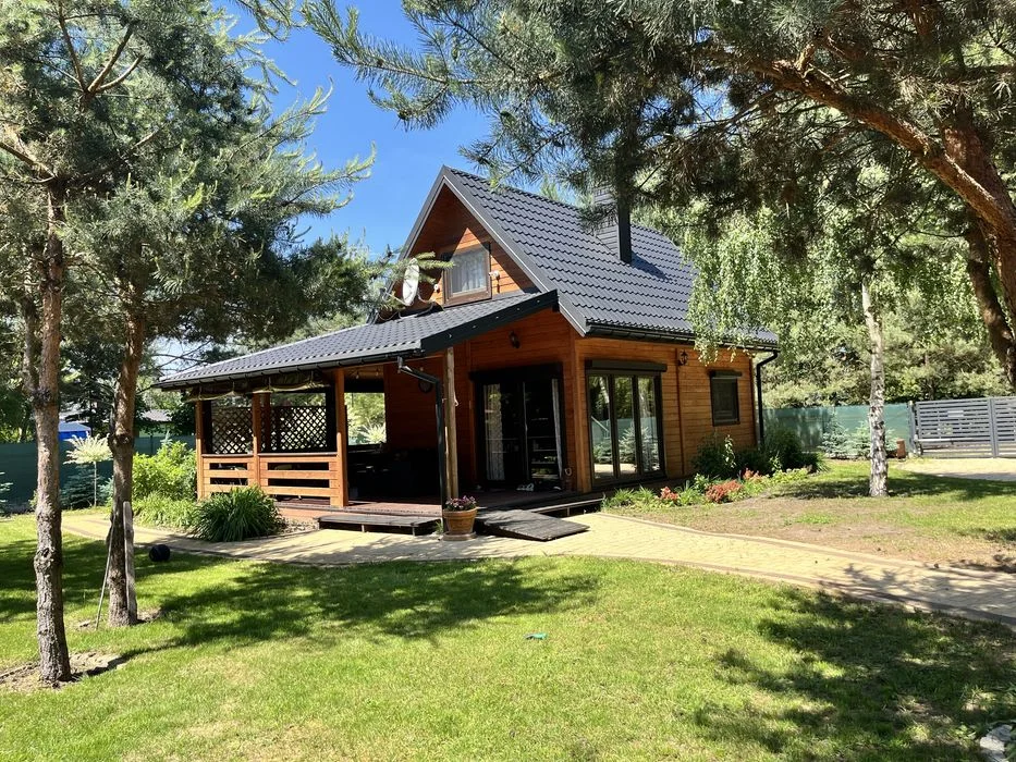 Domek drewniany z SAUNA i Jacuzzi JEZIORSKO
