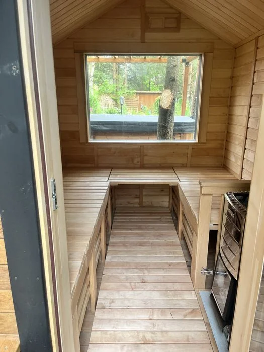 Domek drewniany z SAUNA i Jacuzzi JEZIORSKO – zdjęcie 4