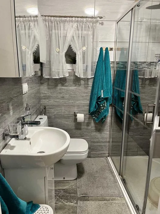 Domek drewniany z SAUNA i Jacuzzi JEZIORSKO – zdjęcie 10