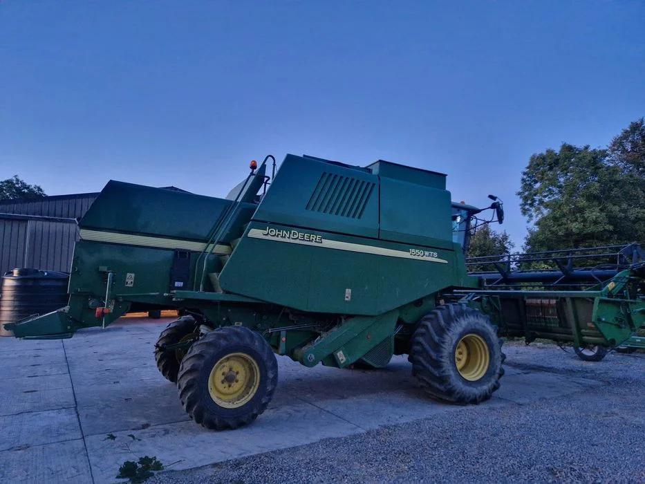 Kombajn zbożowy John Deere 1550 WTS heder 5,5m – zdjęcie 4