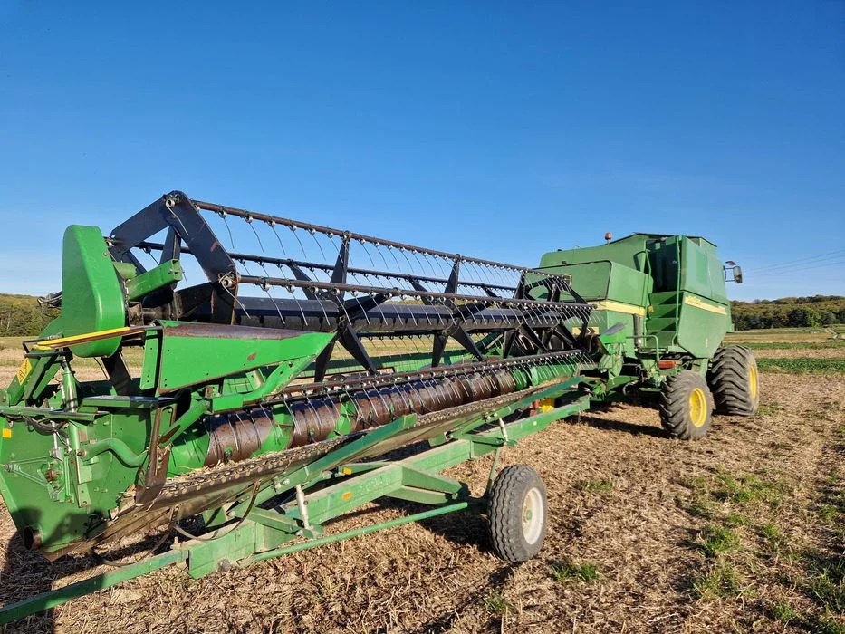 Kombajn zbożowy John Deere 1550 WTS heder 5,5m – zdjęcie 2