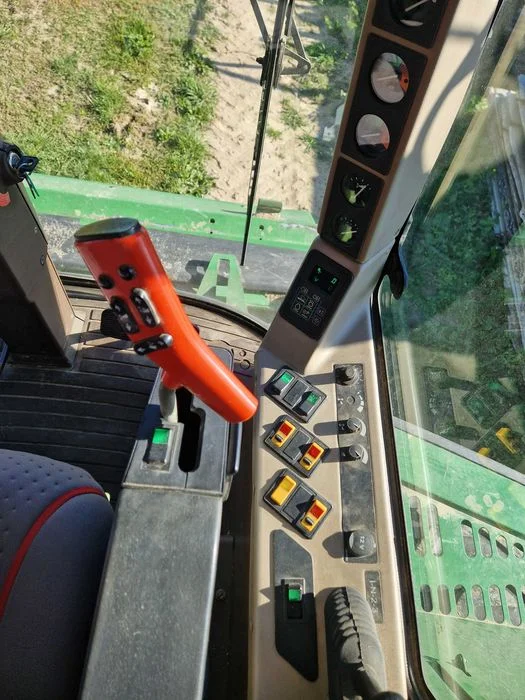 Kombajn zbożowy John Deere 1550 WTS heder 5,5m – zdjęcie 8