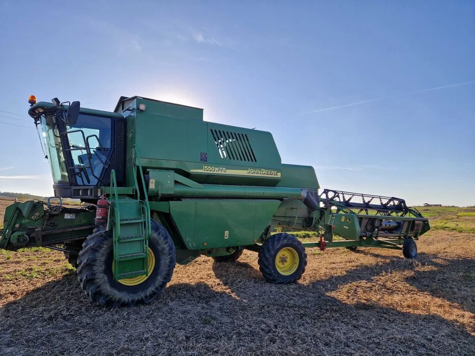 Kombajn zbożowy John Deere 1550 WTS heder 5,5m – zdjęcie 3