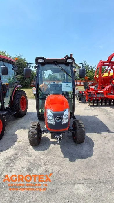 Ciągnik rolniczy Kioti CX2510C – zdjęcie 2