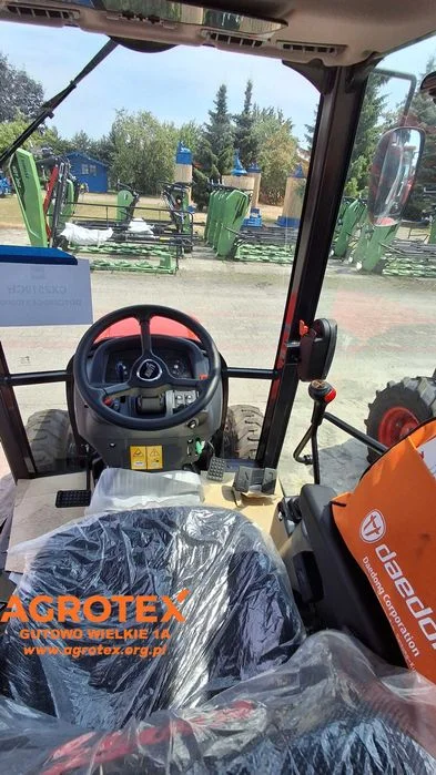 Ciągnik rolniczy Kioti CX2510C – zdjęcie 5