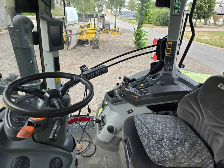 Claas Axion 830 C matic – zdjęcie 3
