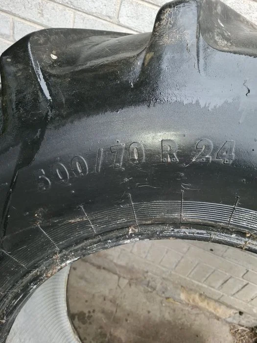 Opony Michelin 650/75/32 – zdjęcie 4
