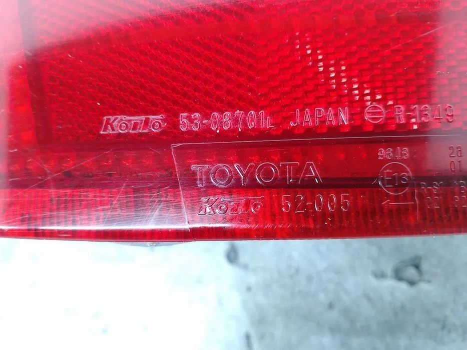 Lampa Tylna Lewa Toyota Yaris I 53-08701L 52-005 Hatchback 3D – zdjęcie 6