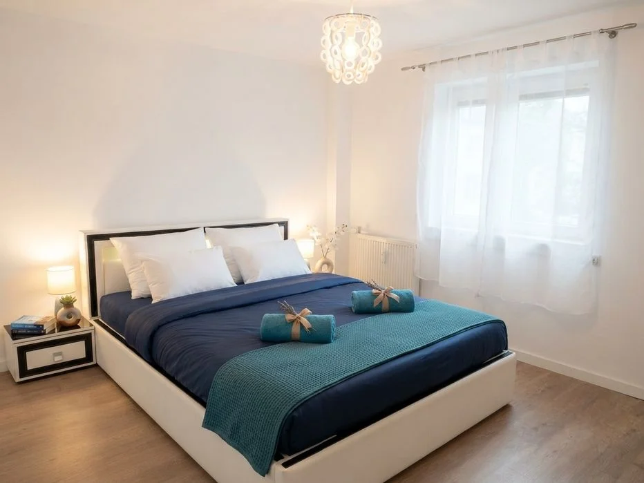Duży 2 pokojowy apartament w Centrum Świnoujścia. Kuchnia, łazienka, balkon, WiFi, 2xTV.