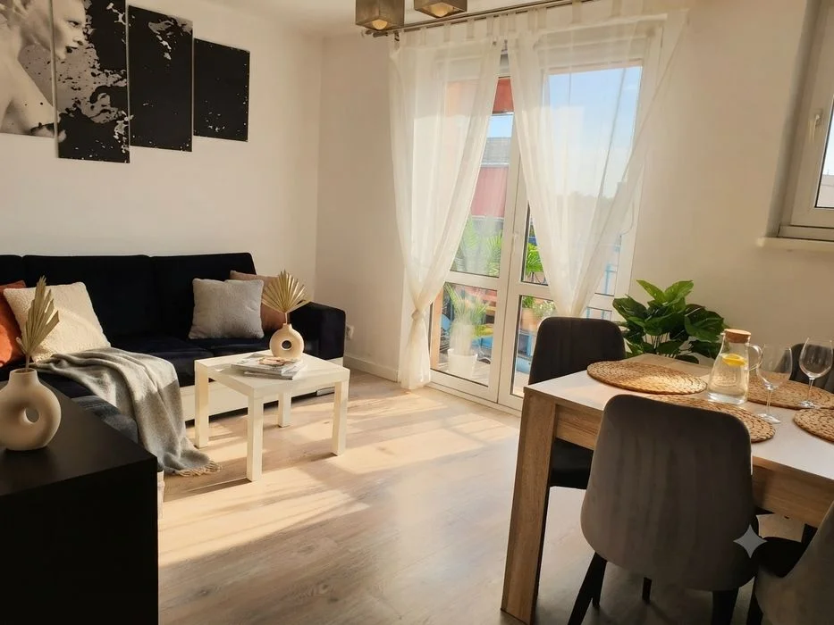 Duży 2 pokojowy apartament w Centrum Świnoujścia. Kuchnia, łazienka, balkon, WiFi, 2xTV. – zdjęcie 3