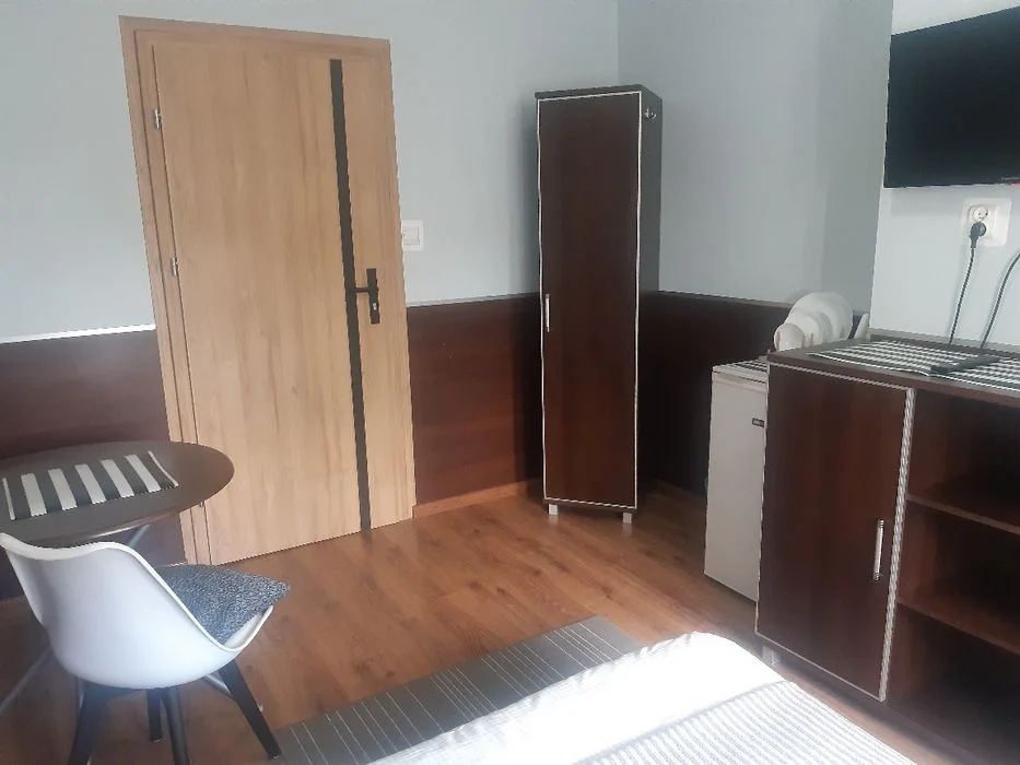 Pokoje 1-os. dla pracowników z łazienką , lodówką , – zdjęcie 7