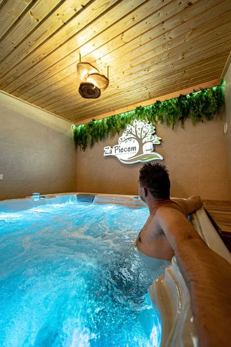 Wigilia firmowa w górach – świąteczne spotkanie na wyłączność z wyżywieniem i pakietem wellness