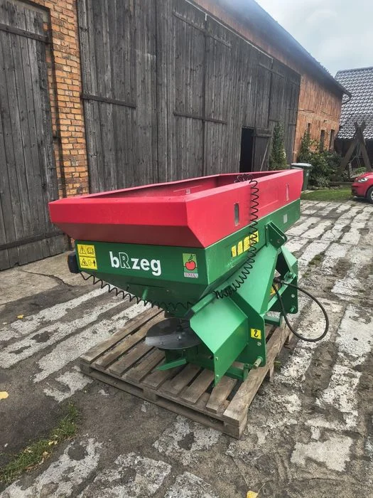 Rozsiewacz nawozów Unia MX 850 – zdjęcie 3