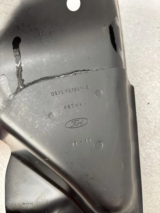 Ford Mondeo MK5 Fusion mocowanie lampy lewy tył tylny koszyk pod lampę poszycie wnęka – zdjęcie 8