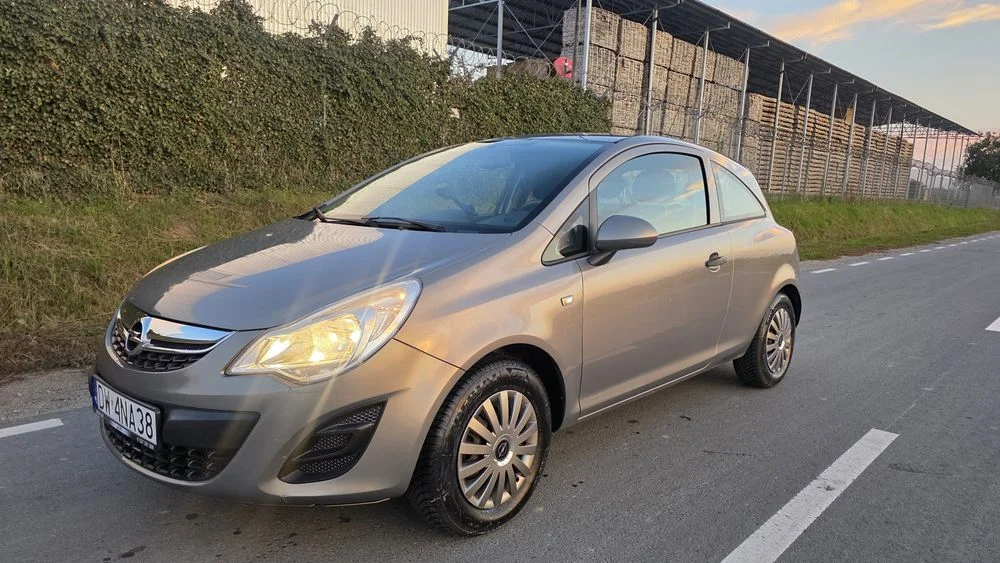 OPEL CORSA D 1.2 Benzyna 2013r Salon PL Maly przebieg
