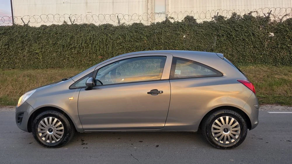 OPEL CORSA D 1.2 Benzyna 2013r Salon PL Maly przebieg – zdjęcie 3