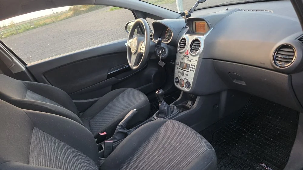 OPEL CORSA D 1.2 Benzyna 2013r Salon PL Maly przebieg – zdjęcie 7