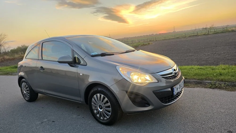 OPEL CORSA D 1.2 Benzyna 2013r Salon PL Maly przebieg – zdjęcie 5