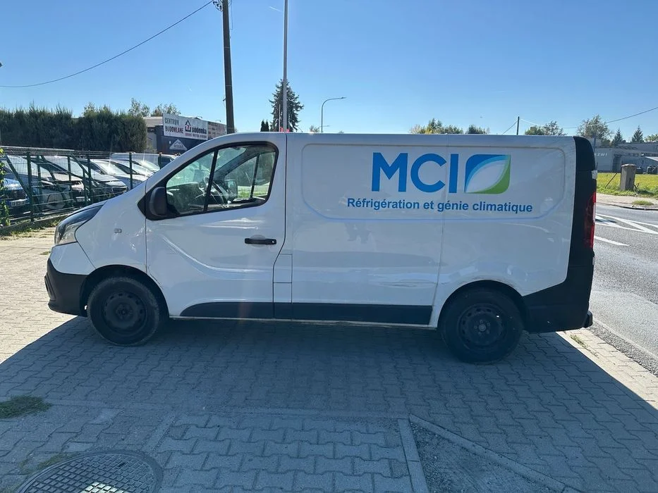 Renault Trafic – zdjęcie 2