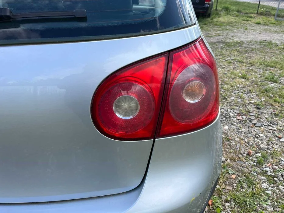 lampa tył tylna tylnia prawa vw golf v 5 1k0 2003 -2009 hatchback – zdjęcie 2