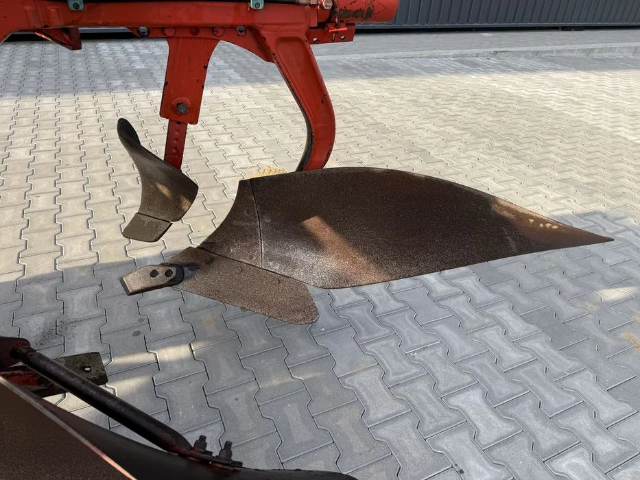 Pług KUHN 5+1 VARI TIMER 6 skib vario liniowanie na kole – zdjęcie 9