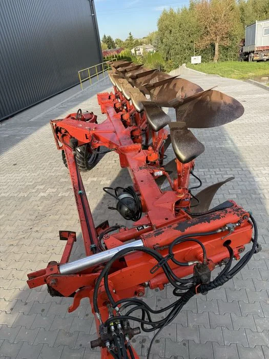Pług KUHN 5+1 VARI TIMER 6 skib vario liniowanie na kole – zdjęcie 10