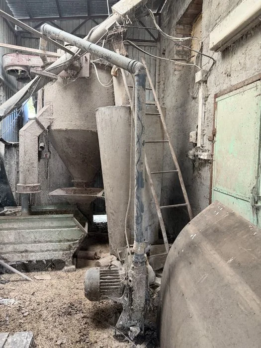 Sprzedam 7 silosów zbożowych połączone zmijkami razem z mieszalnikiem i śrutownikiem – zdjęcie 6