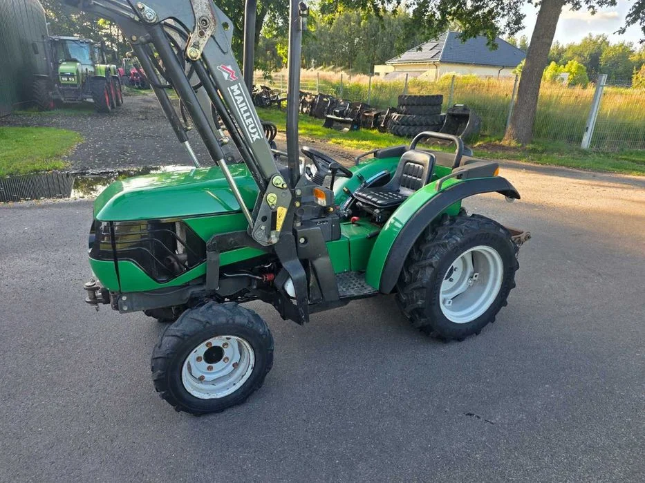 Ciągnik ogrodniczy sadowniczy DEUTZ AGROKID 25 z ładowaczem Mailleux – zdjęcie 2