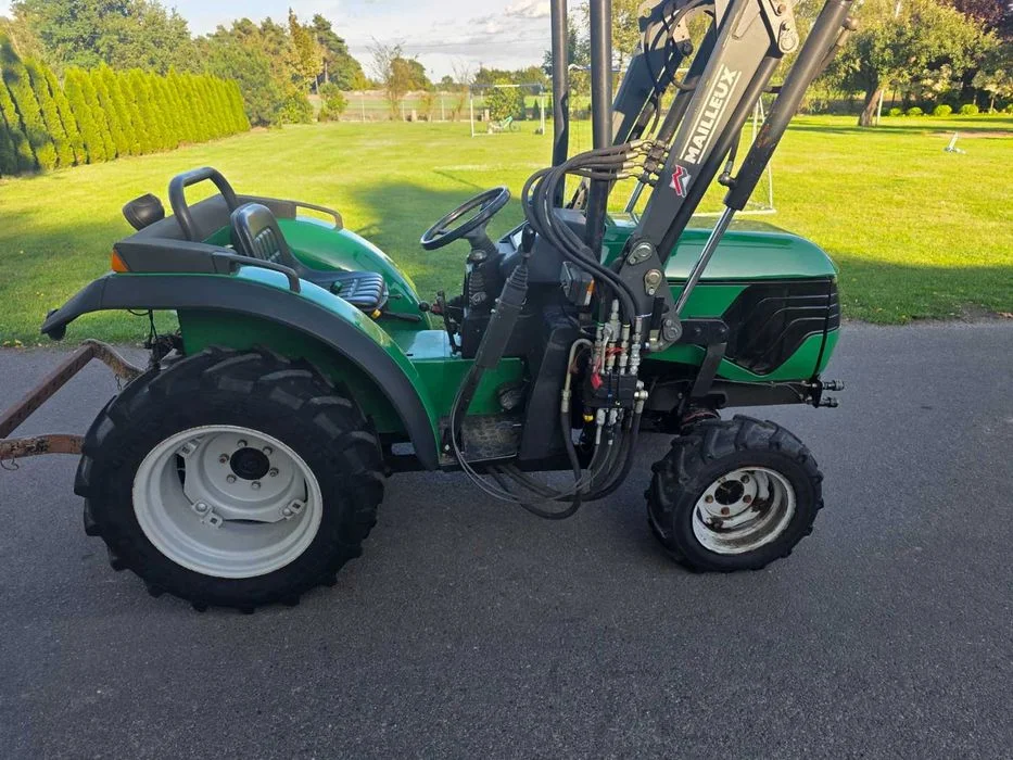 Ciągnik ogrodniczy sadowniczy DEUTZ AGROKID 25 z ładowaczem Mailleux – zdjęcie 5
