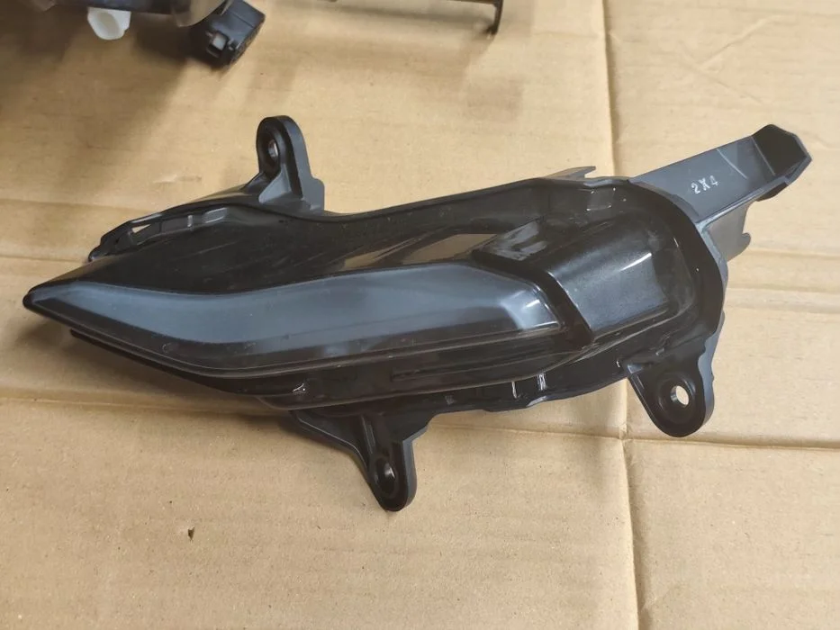Yamaha R7 Lampa reflektor LED prawy – zdjęcie 2