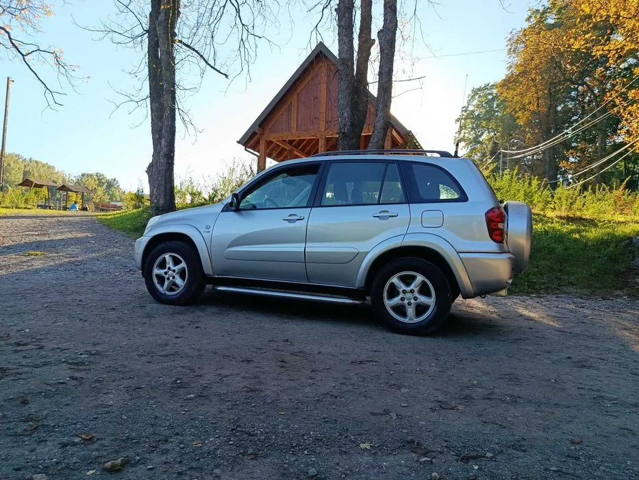 Toyota RAV-4 2,0 Benz. 150 KM , 4X4 , SALON POLSKA , ORUROWANA , Klima, Alufelgi – zdjęcie 2