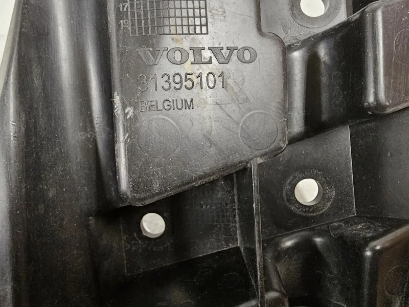 volvo v40 2 ii ślizg uchwyt zderzaka lewy przód mocowanie lewe przednie 31395101 – zdjęcie 3