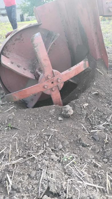 Ciągnik Rolniczy DT-75 – zdjęcie 7