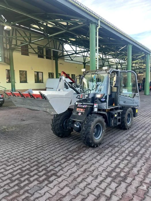 Ładowarka Kołowa Przegubowa 2000KG 2T 4x4 DIESEL WEICHAI 50KM WYSOKOŚĆ PODNOSZENIA 3,1 M – Nowa – Gwarancja 2-Lata – Dostawa Cała Polska