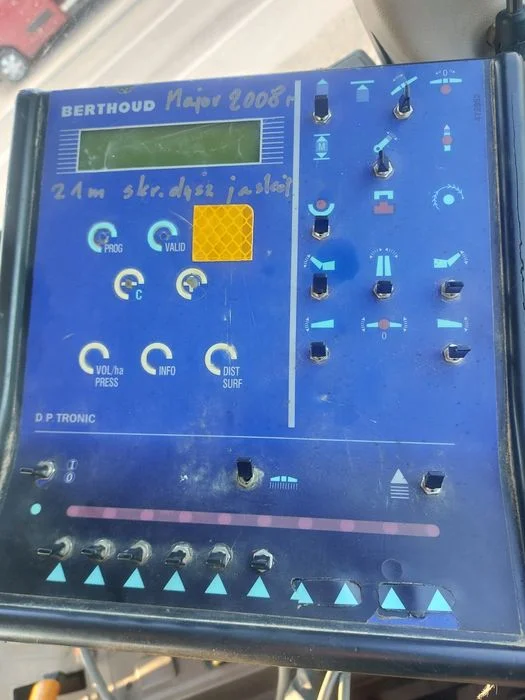 Opryskiwacz Berthoud major 2500l. 3200l 2008r 21m – zdjęcie 7