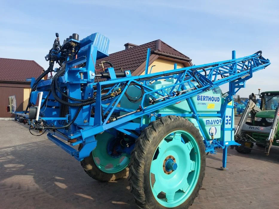 Opryskiwacz Berthoud major 2500l. 3200l 2008r 21m – zdjęcie 3