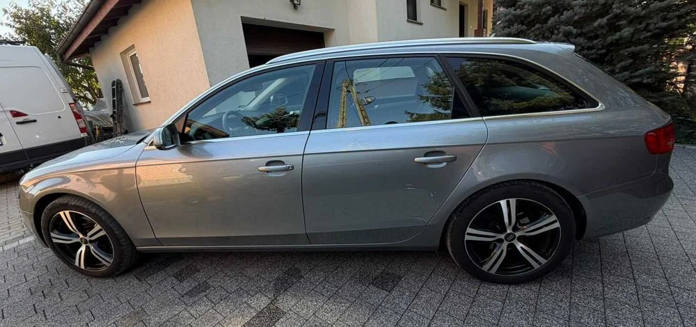 Audi A4 B8 2009 2.0 TDI Avant – zdjęcie 3