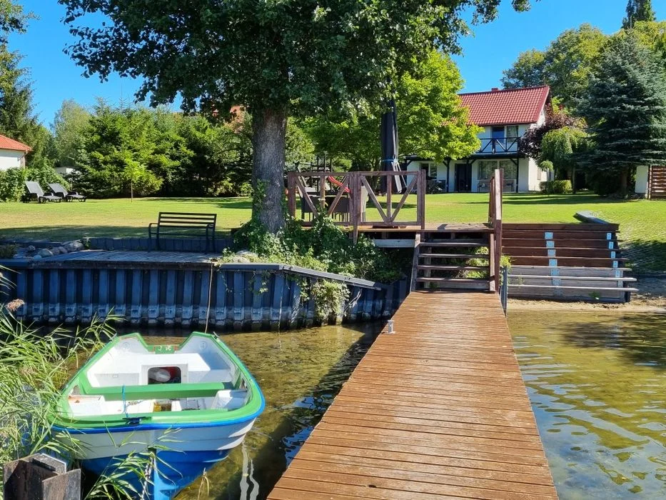 Wynajmę dom z linią brzegową jeziora Święta Sylwester sauna balia łódka grzyby ryby