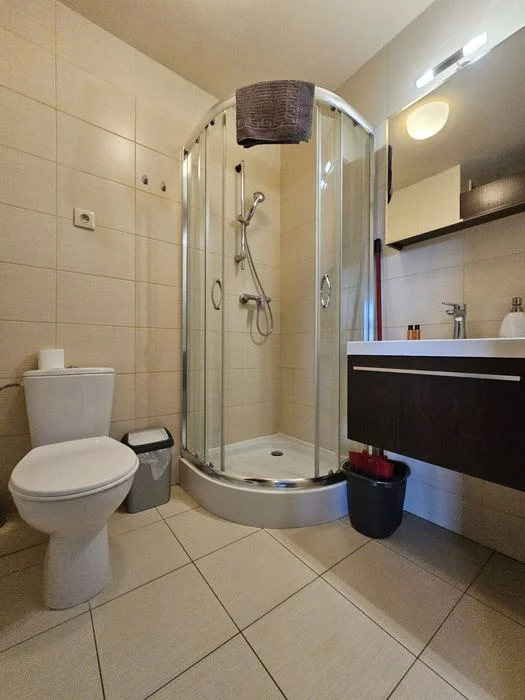 Mieszkania na doby Rzeszów HANDY APARTAMENTY + parking i obsługa 24h – zdjęcie 10