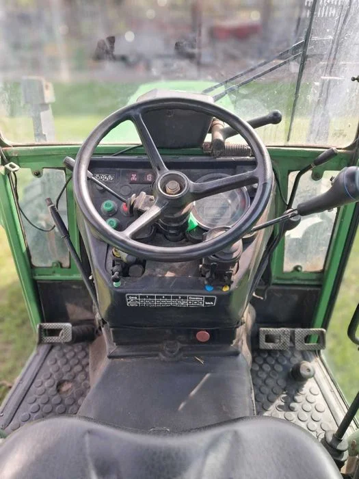Ciągnik rolniczy FENDT 280-P – zdjęcie 4