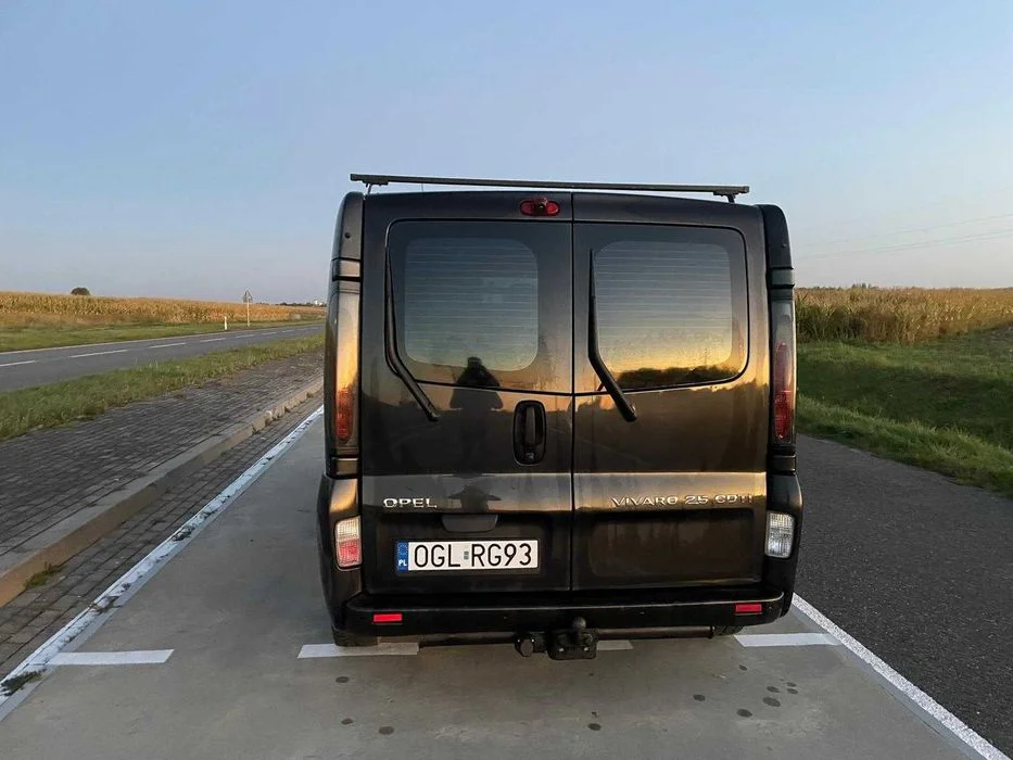 Opel Vivaro 2.5 dCi 135 KM – 2006 – Klima – Webasto – Kamera cofania – zdjęcie 4