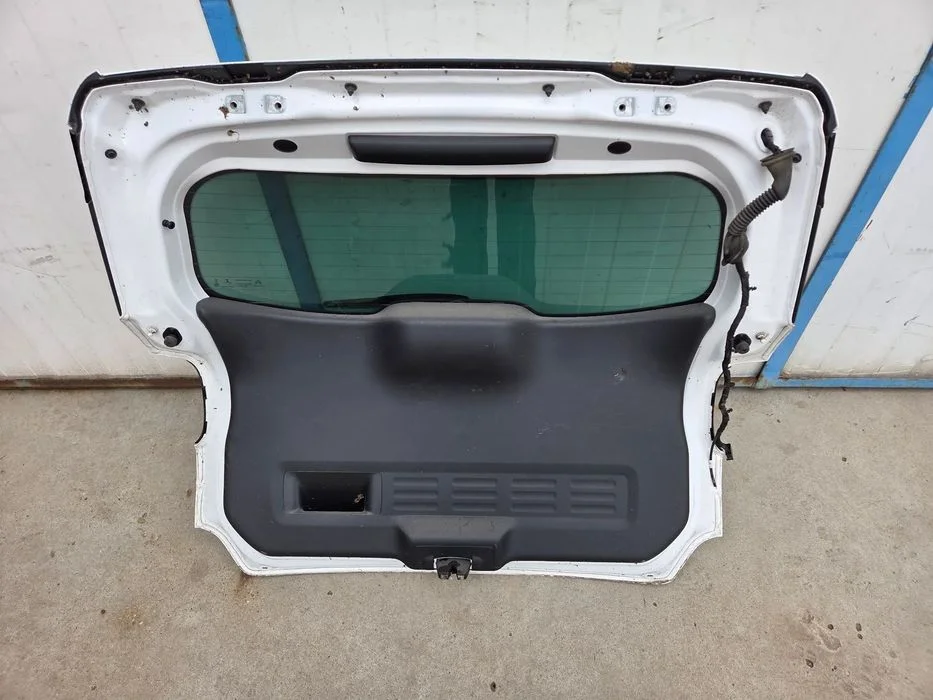 Klapa Bagażnika Citroen C3 Aircross – zdjęcie 10