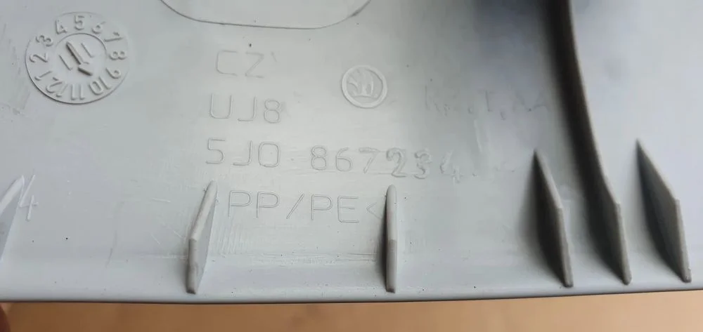 Osłona słupka prawy przód przednia prawa Skoda Roomster 5J0867234 – zdjęcie 7