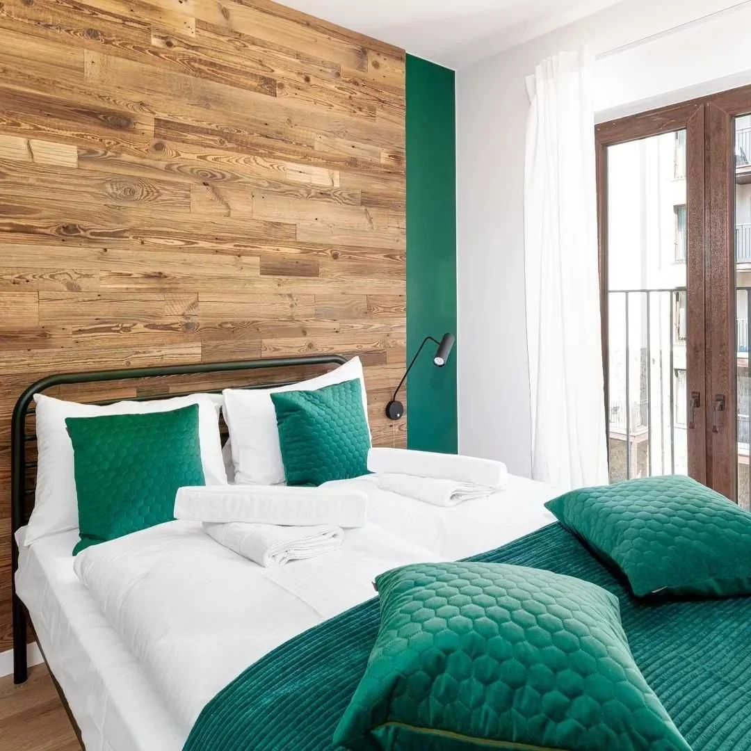 Naturalne stare drewno ze stodoły Gotowe Deski na ścianę poddasze Piła