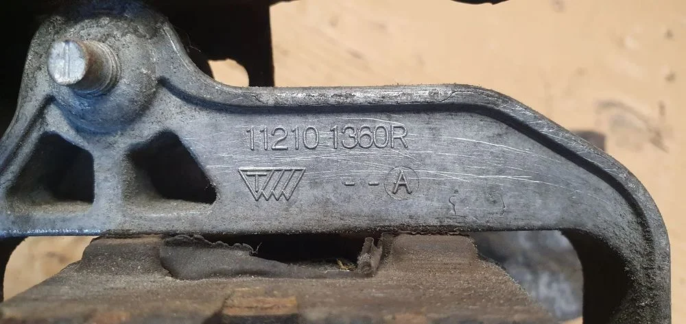Łapa silnika poduszka Opel Vivaro B Trafic III 1.6 DCI 112101360R – zdjęcie 7