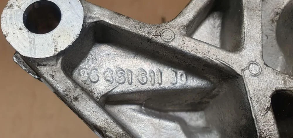 Łapa poduszka silnika Citroen C5 III 2.0 HDI 9645161180 – zdjęcie 5