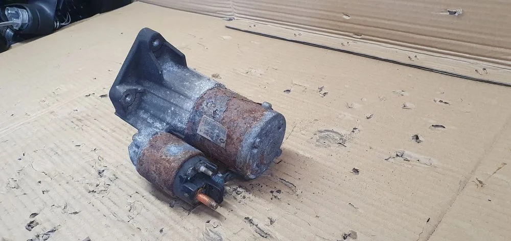 Rozrusznik starter silnika Opel Vivaro B Trafic III 1.6 DCI 233003248R – zdjęcie 3