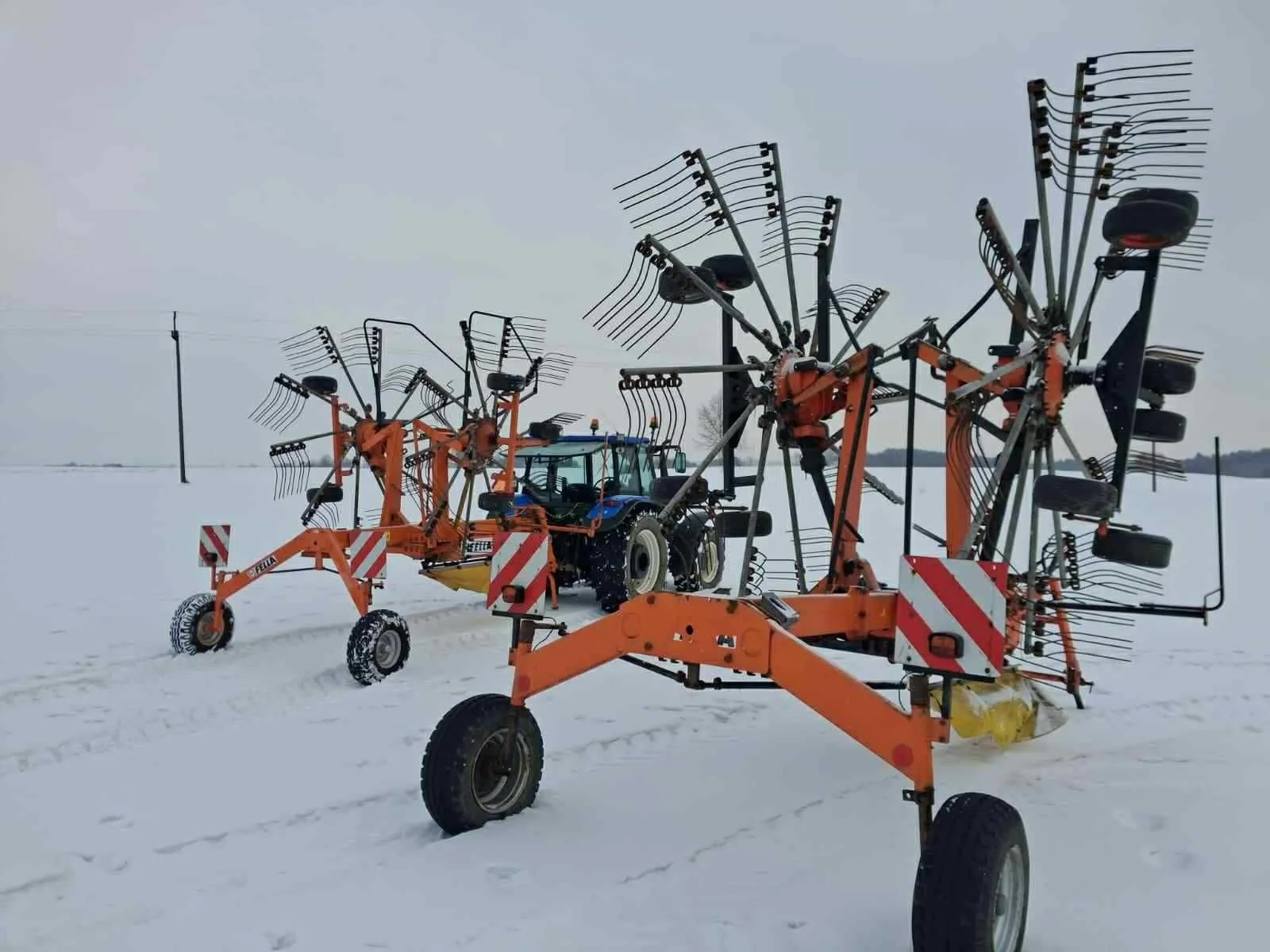 Krone/fella671 to samo810/kuhn7301 zgrabiarka dwugwiazdowa do środka Nowe Miasto Lubawskie