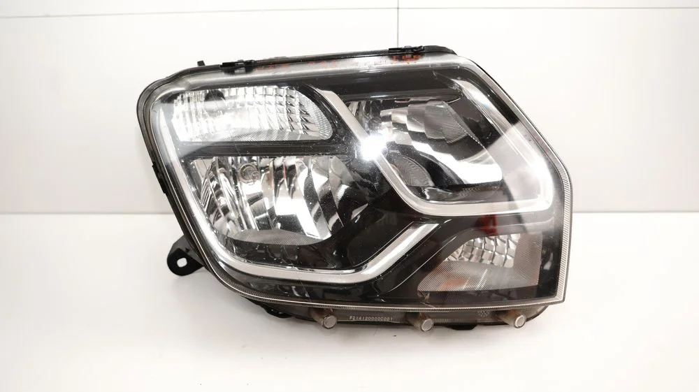 Lampa prawy przód przednia dacia duster lift 13-17r – zdjęcie 2