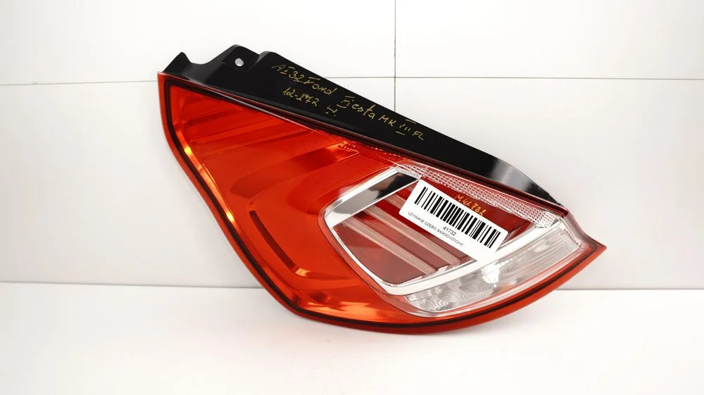 Lampa lewy tył tylna ford fiesta mk7 lift 12-17r – zdjęcie 2